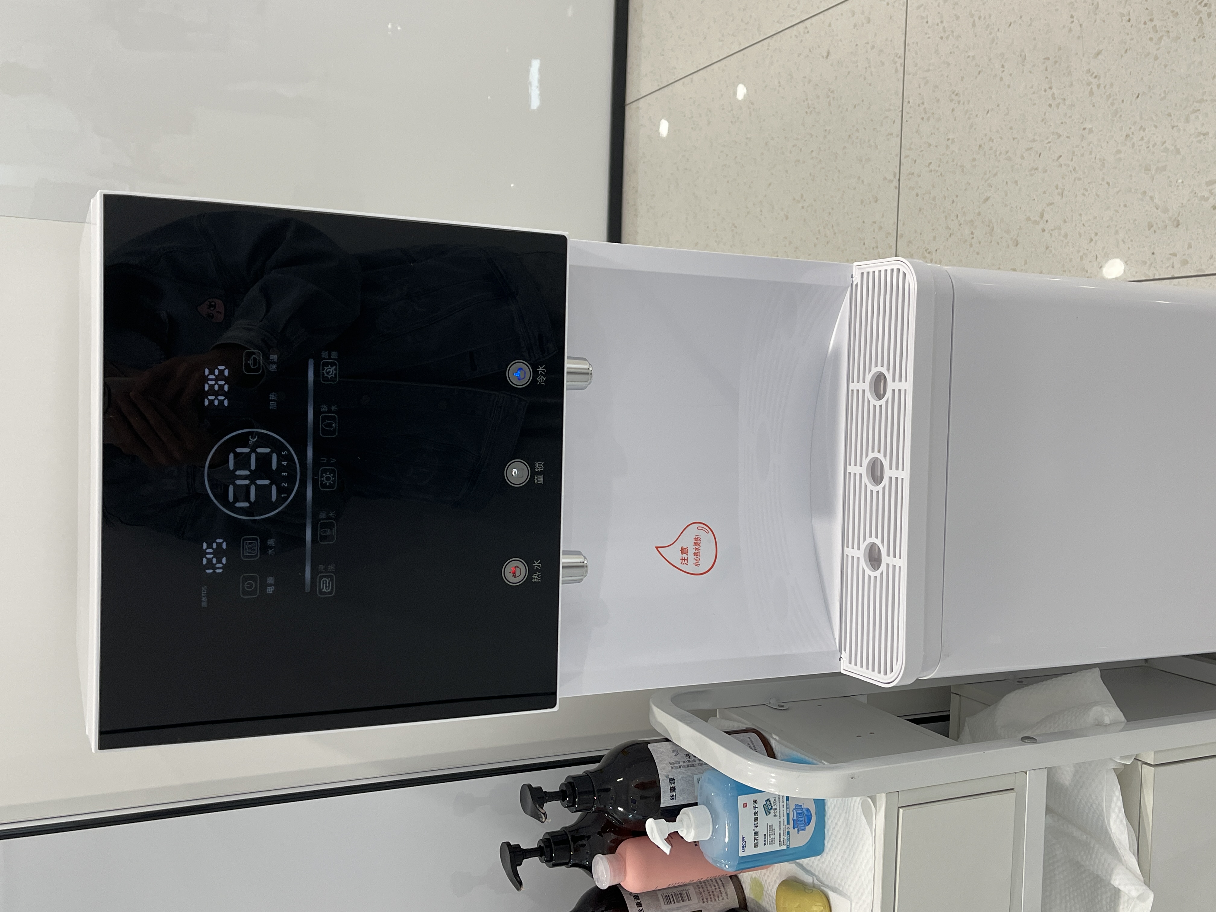 ＂直饮水机：企业后勤管理与成本控制的利器＂