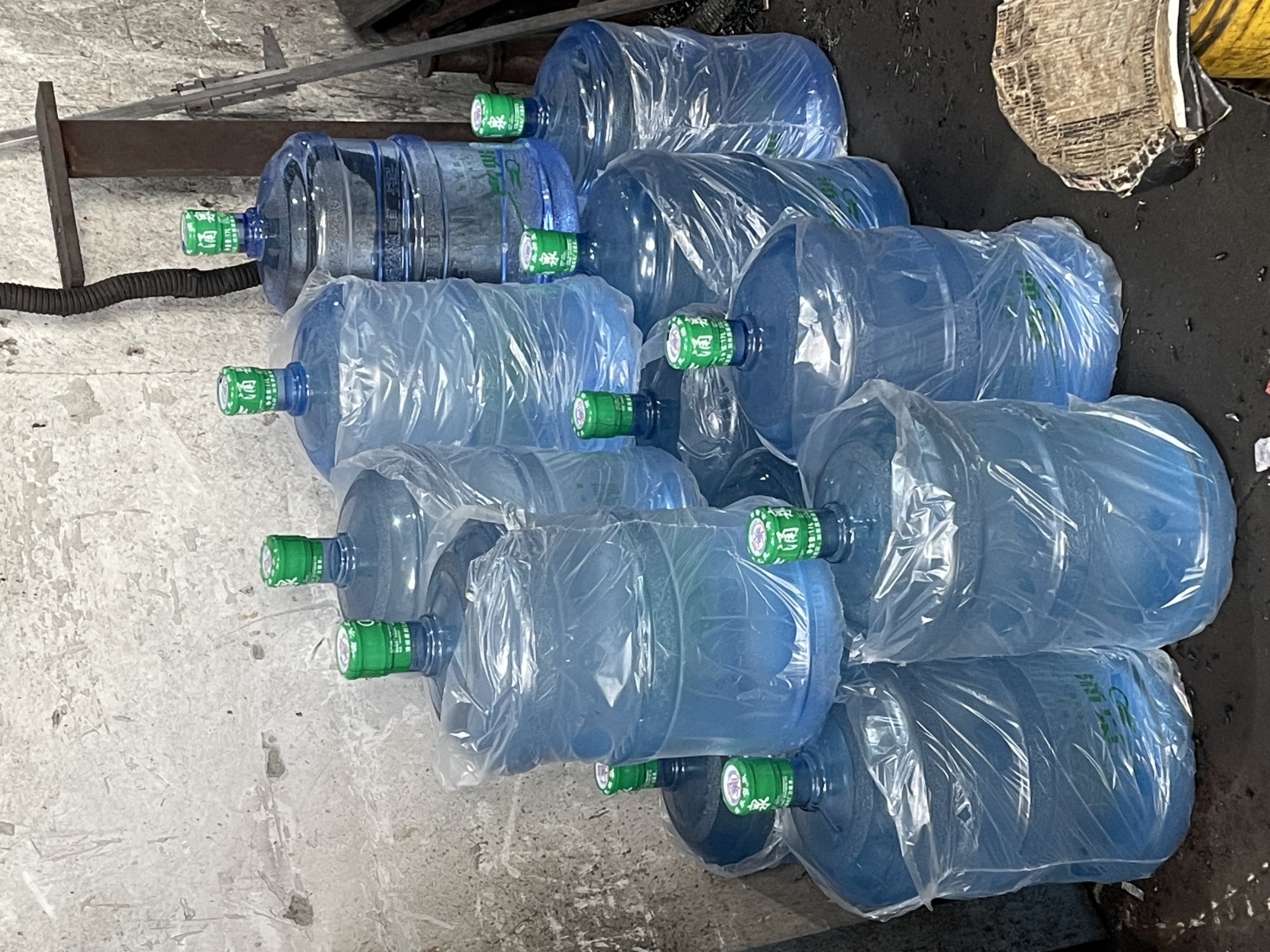 直饮机代替桶装水,每年可减少饮水成本30%到50% 直饮机代替桶装水,每年可减少饮水成本30%到50%